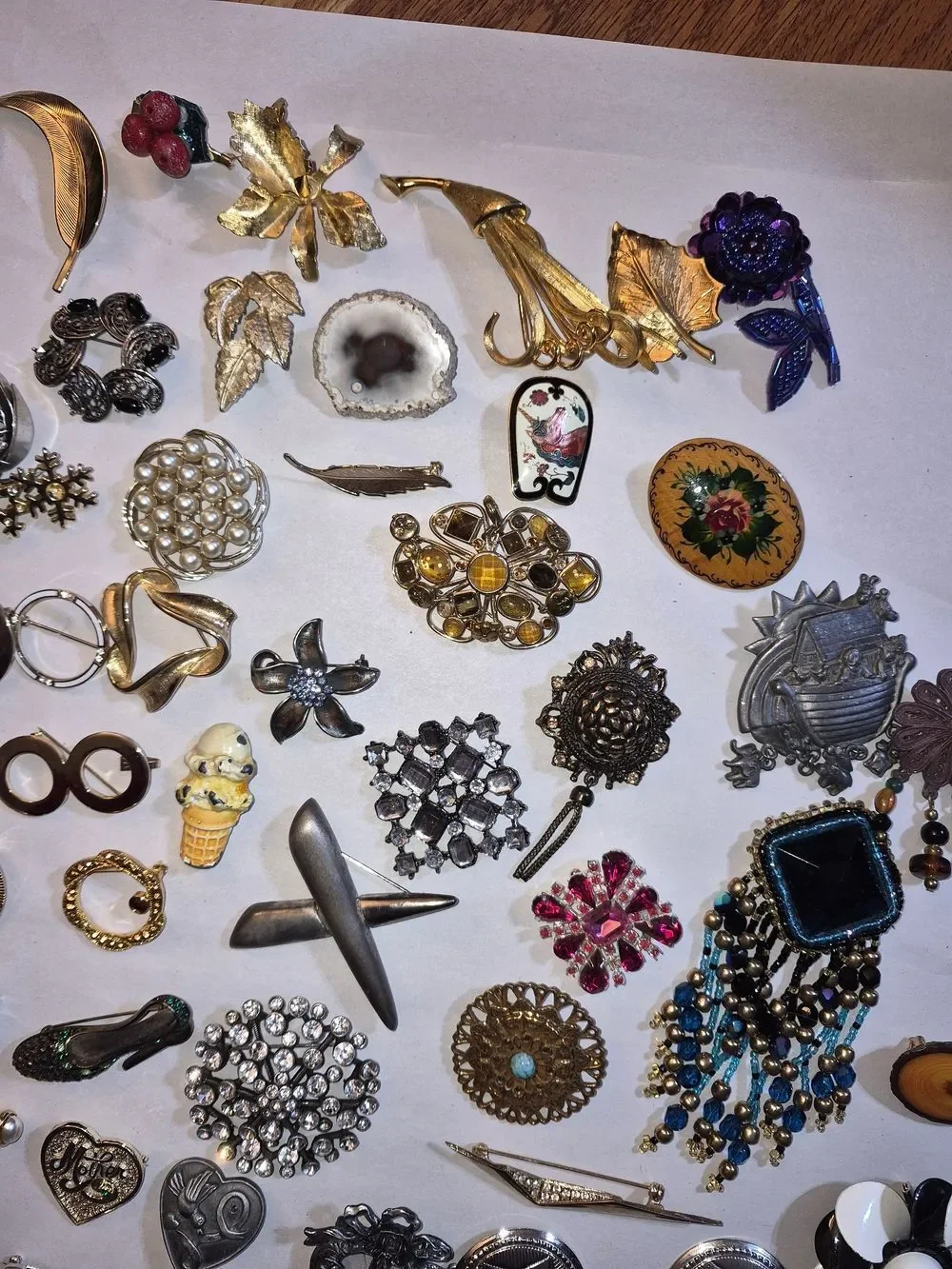 Assorted Vintage Mixed Metal Jewelry Lot - Gold and Silver Tones Lot 2